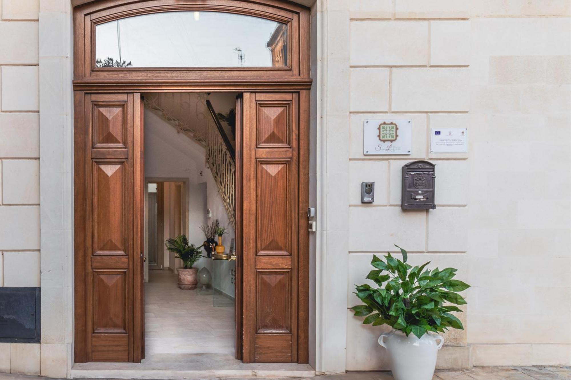 Palazzo San Lazzaro - Lecce Selection Jacuzzi Rooms & Suites Buitenkant foto